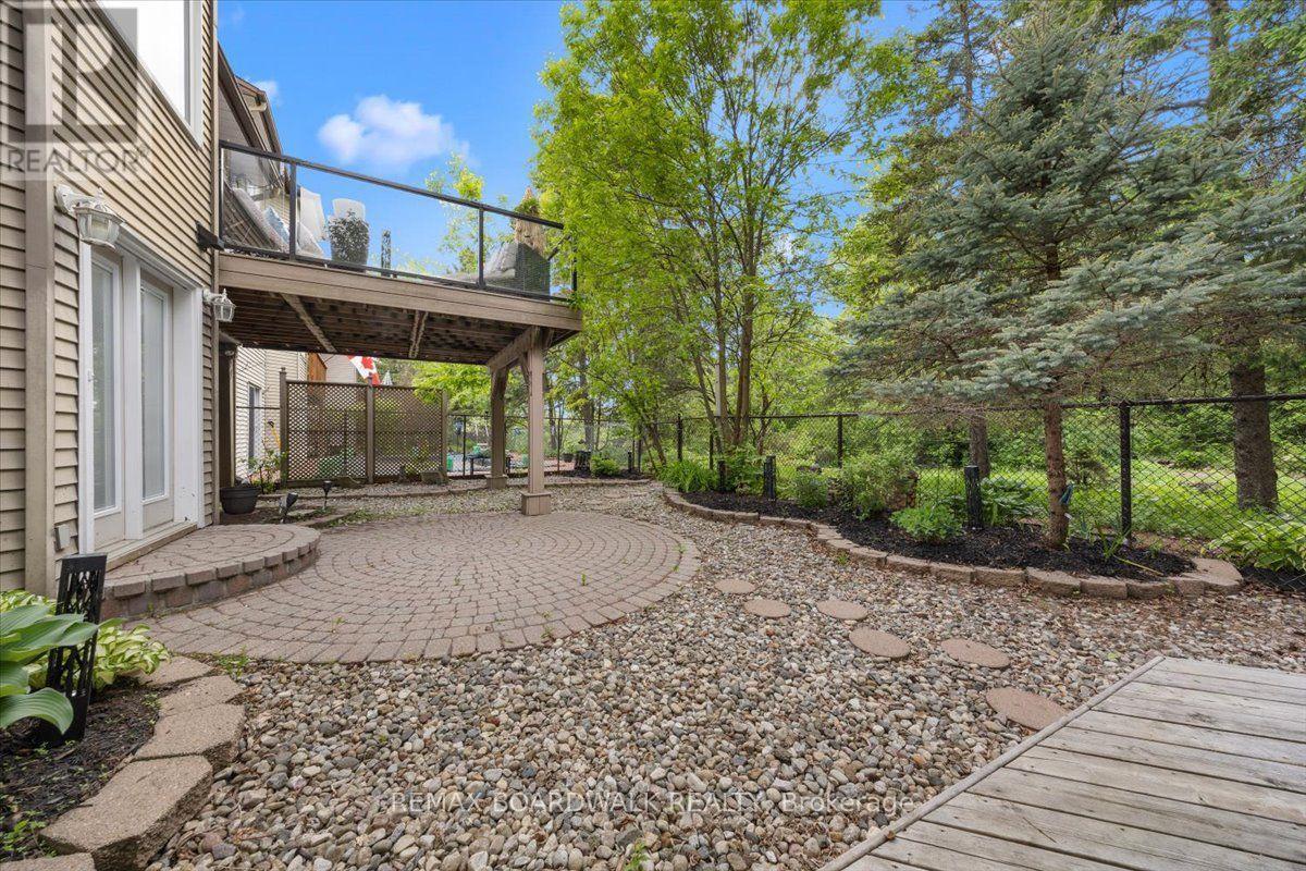 24 Hackett Street, Ottawa, ON