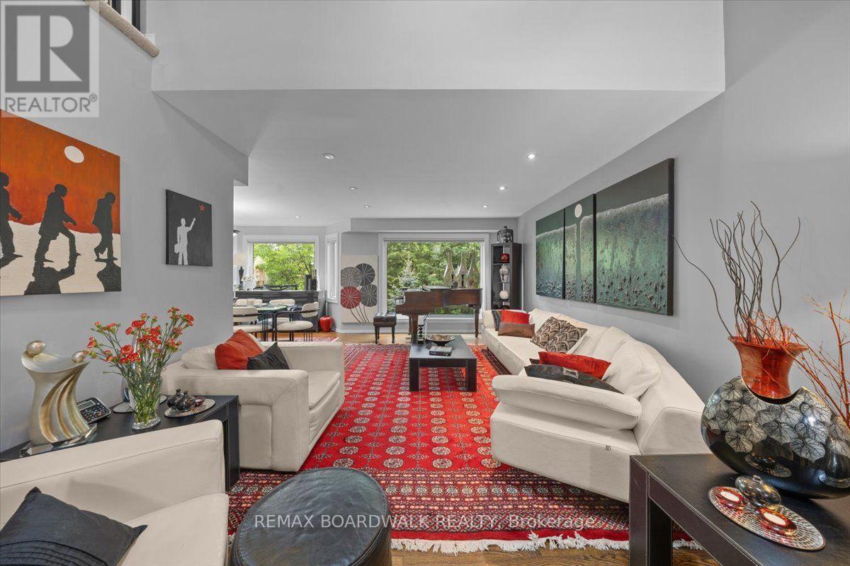 24 Hackett Street, Ottawa, ON