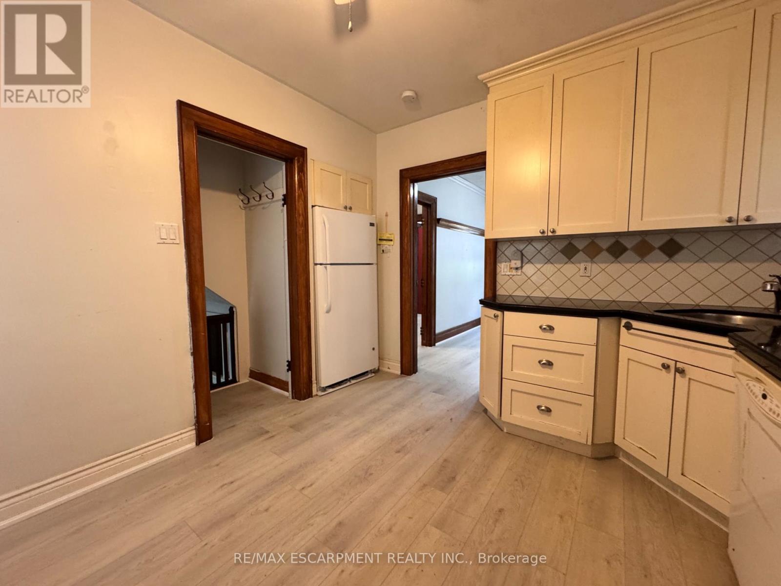 62 Plains Road E, Burlington, ON