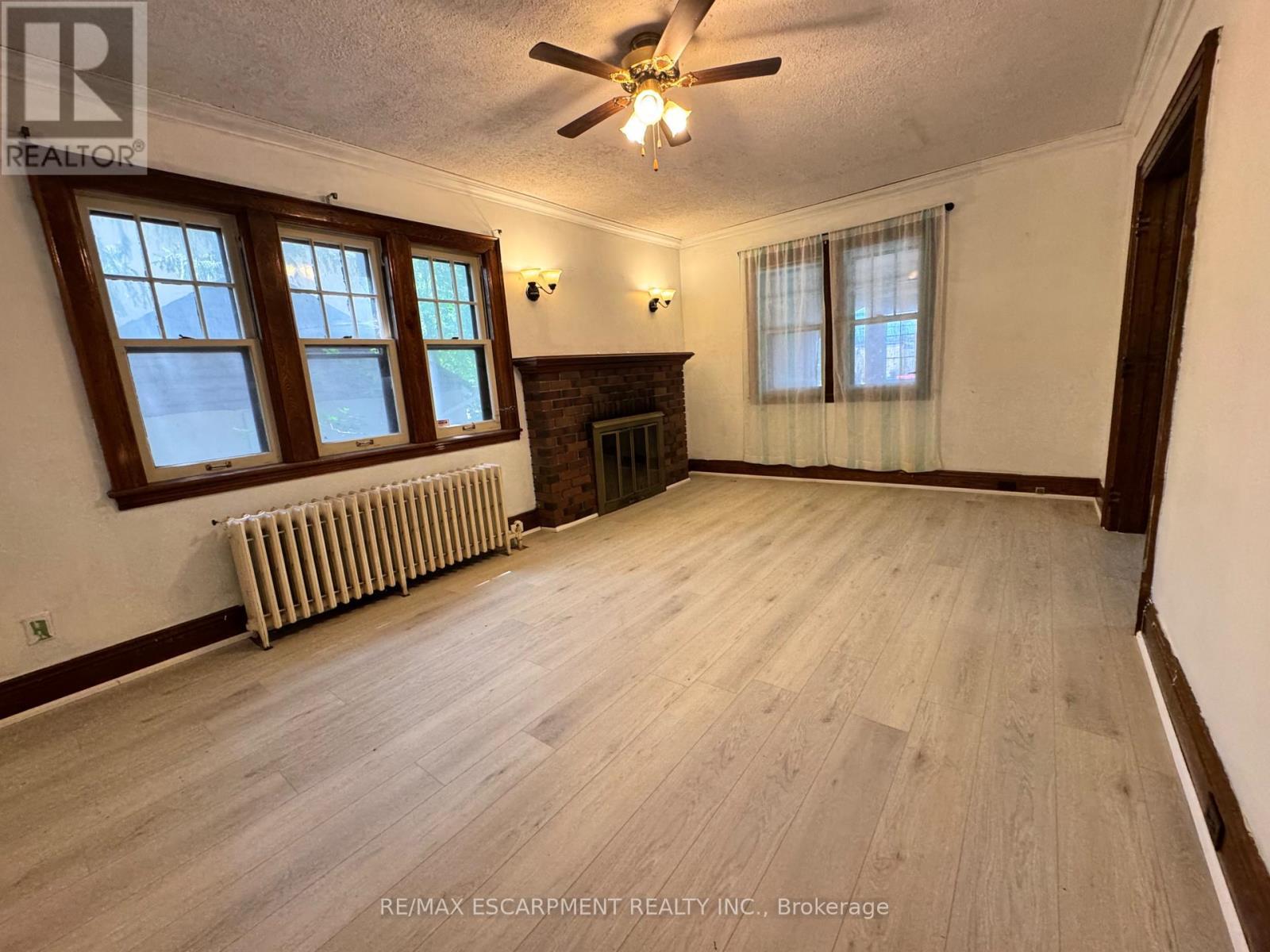 62 Plains Road E, Burlington, ON