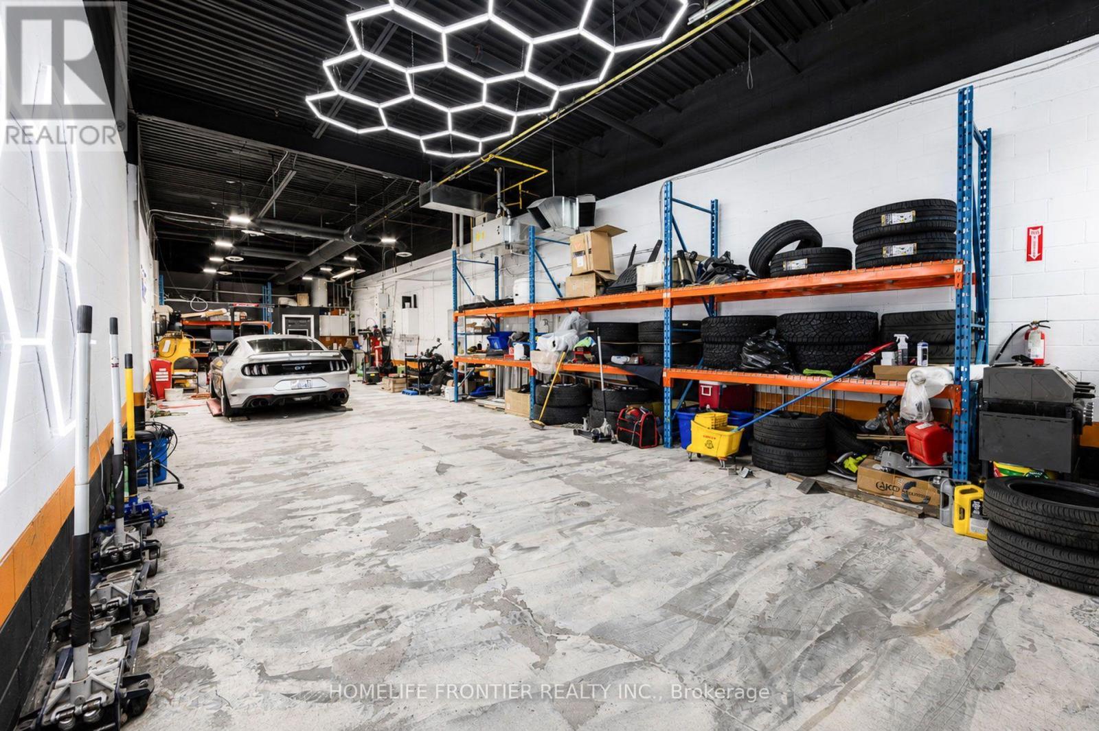 1077 Britannia Road E, Mississauga, ON