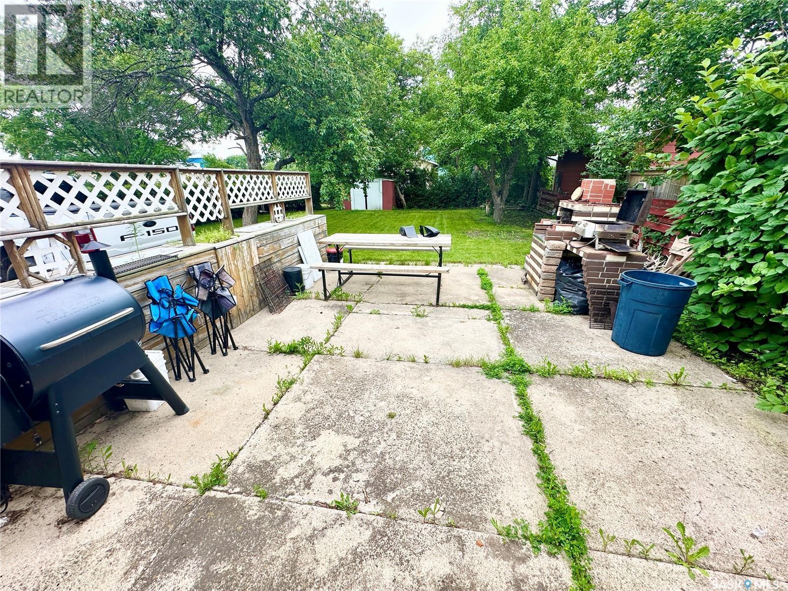 542 Elizabeth Street, Weyburn, SK
