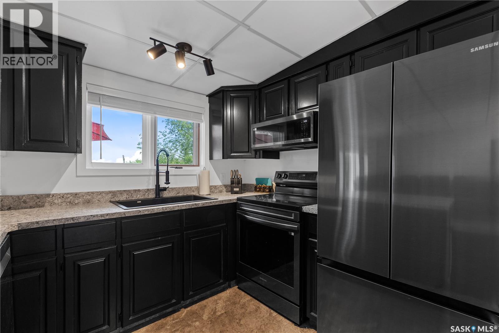 342 4Th Street E, Regina Beach, SK