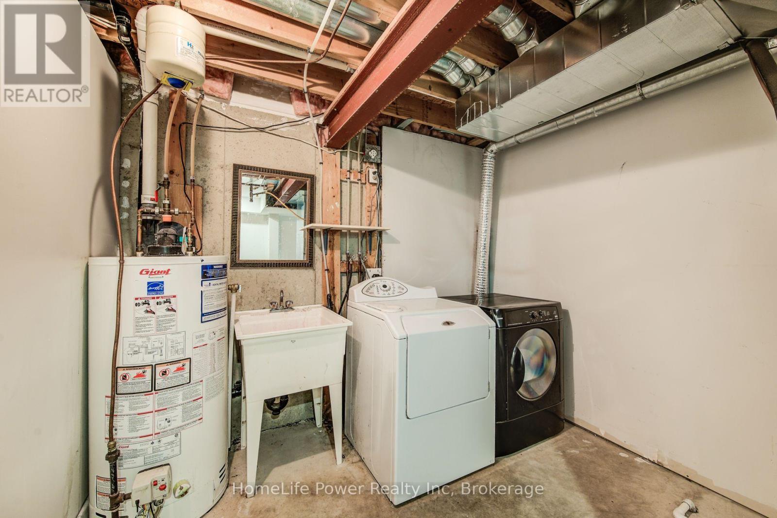208 Featherstone Crescent, Kitchener, ON
