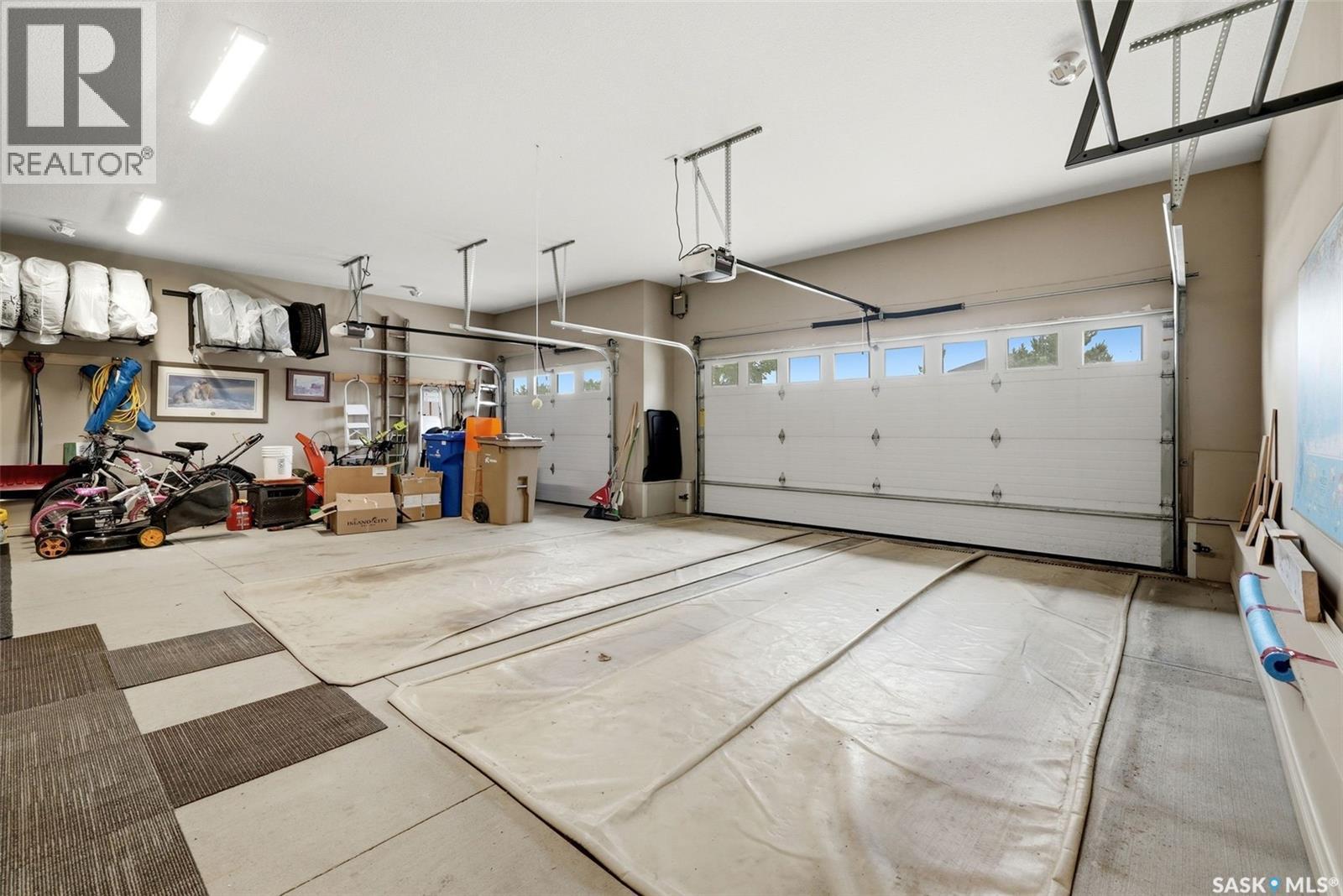 4127 Chuka Drive, Regina, SK - Indoor Photo Showing Garage