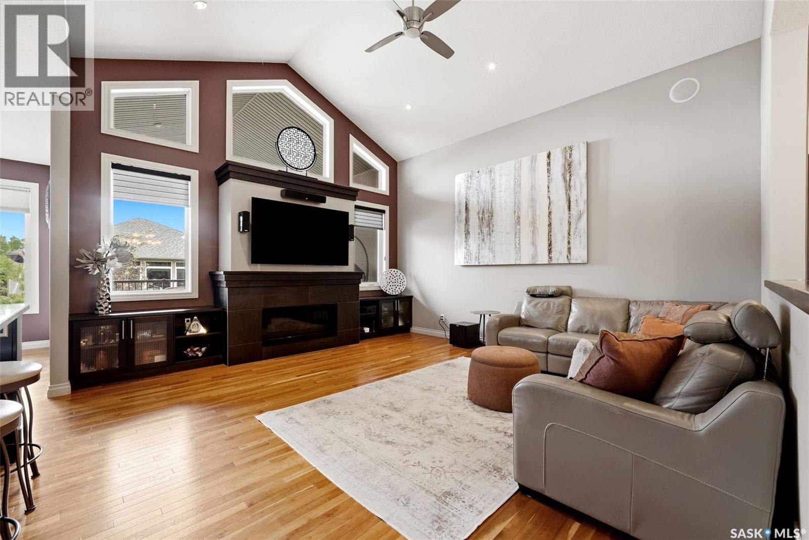 4127 Chuka Drive, Regina, SK - Indoor Photo Showing Living Room