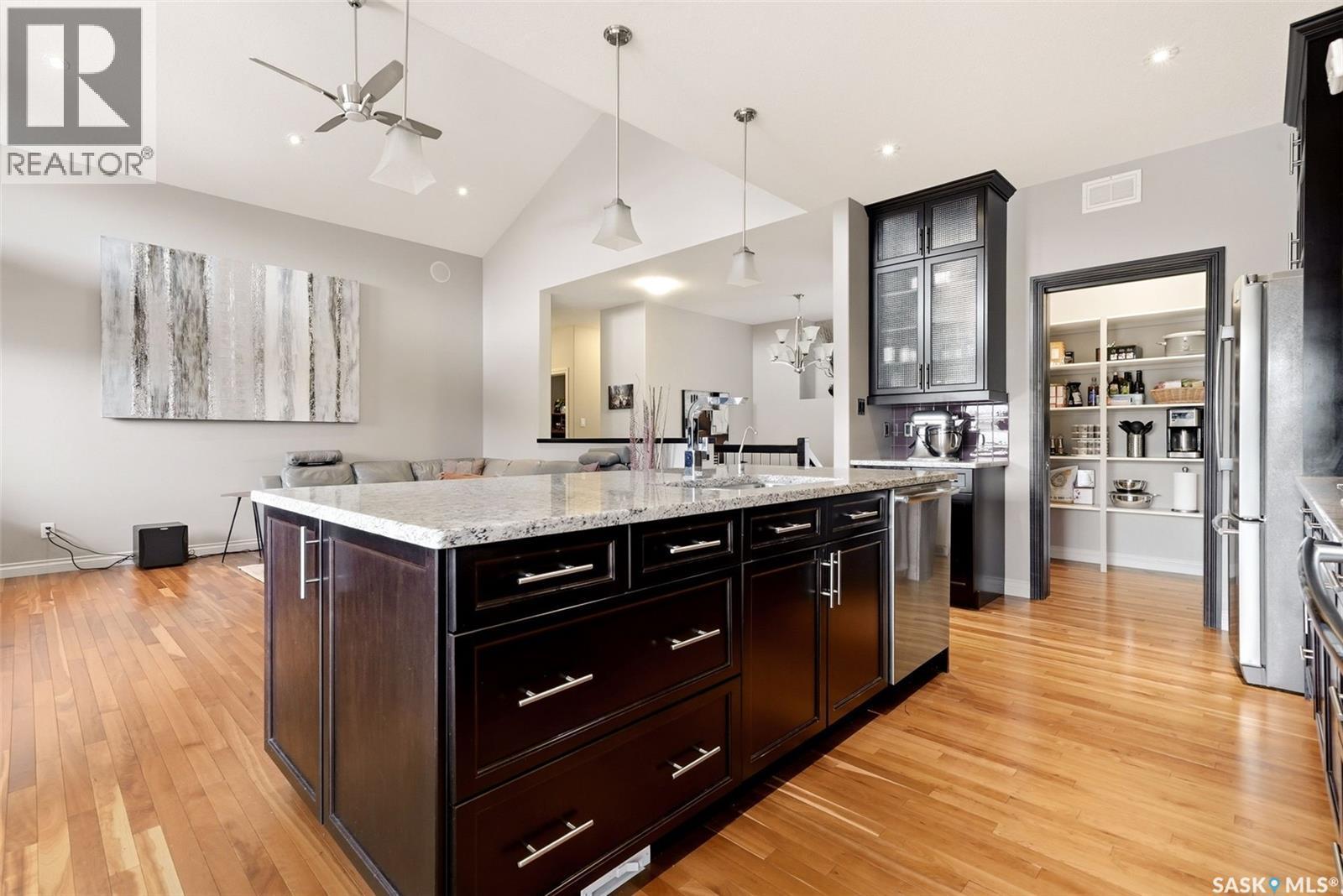 4127 Chuka Drive, Regina, SK - Indoor Photo Showing Kitchen With Upgraded Kitchen