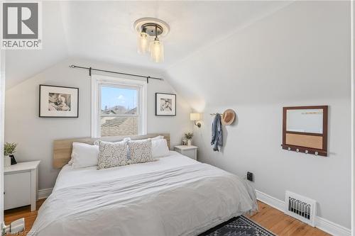 43 Woodbridge Road, Hamilton, ON 