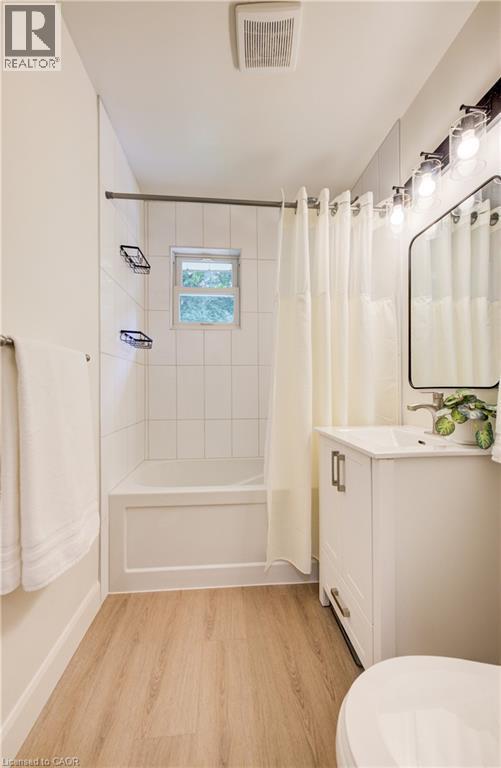 21 Culham Drive, Cambridge, ON - Indoor Photo Showing Bathroom