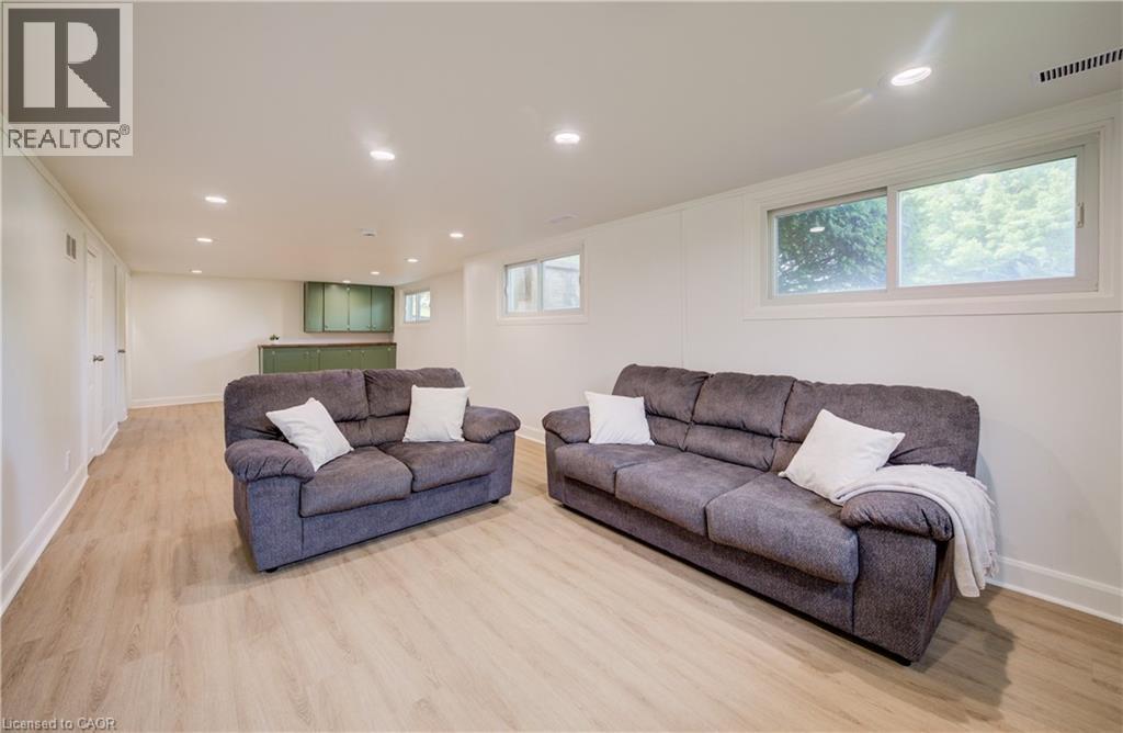 21 Culham Drive, Cambridge, ON - Indoor Photo Showing Living Room