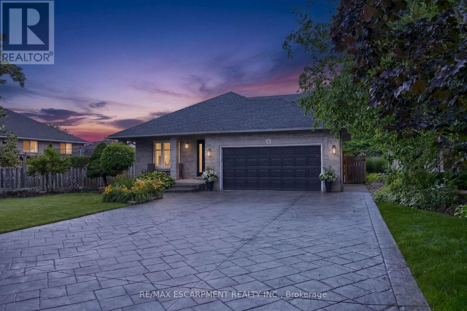 51 Cabriolet Crescent, Hamilton, ON