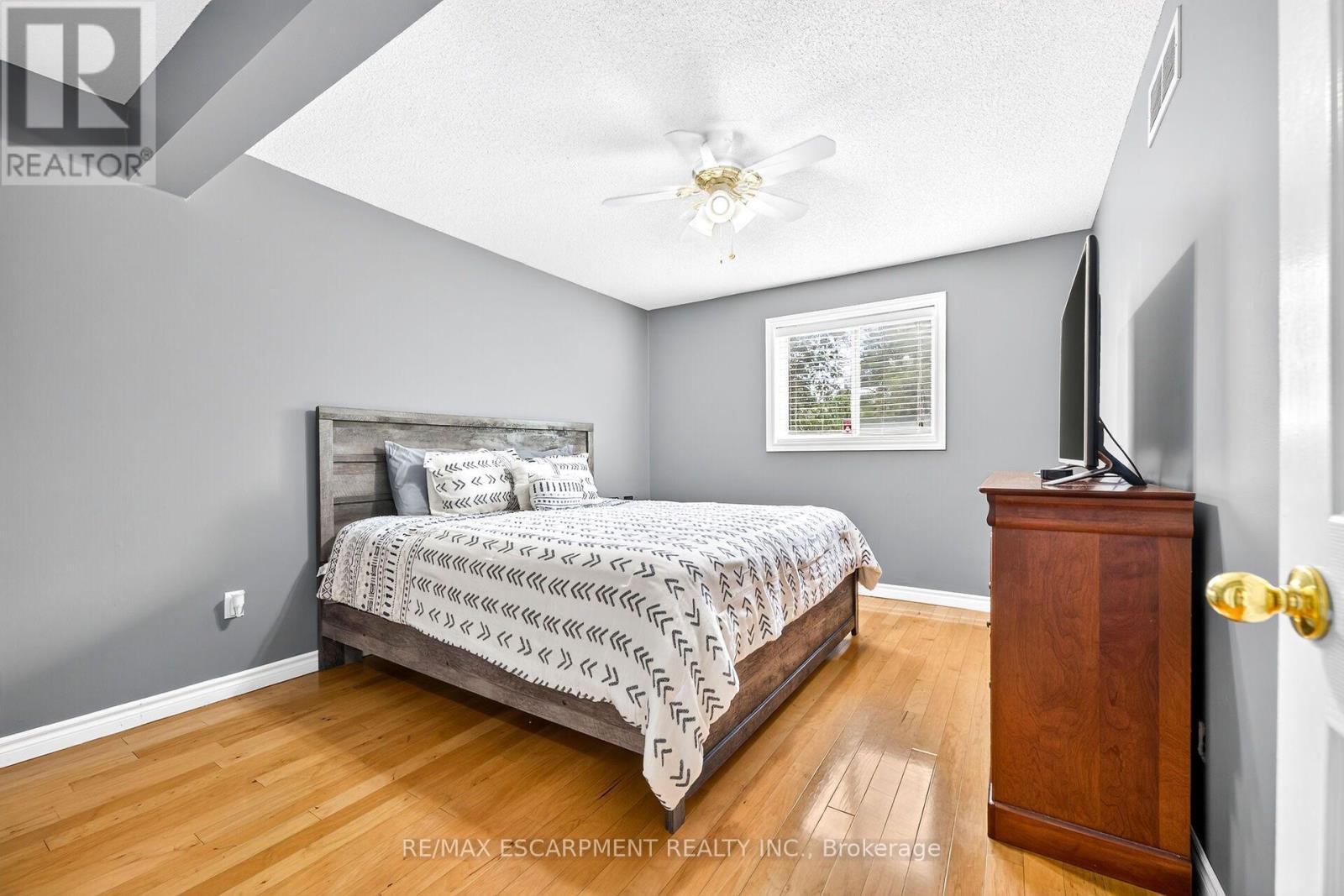 51 Cabriolet Crescent, Hamilton, ON