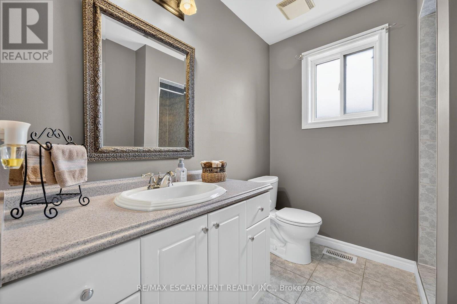 51 Cabriolet Crescent, Hamilton, ON