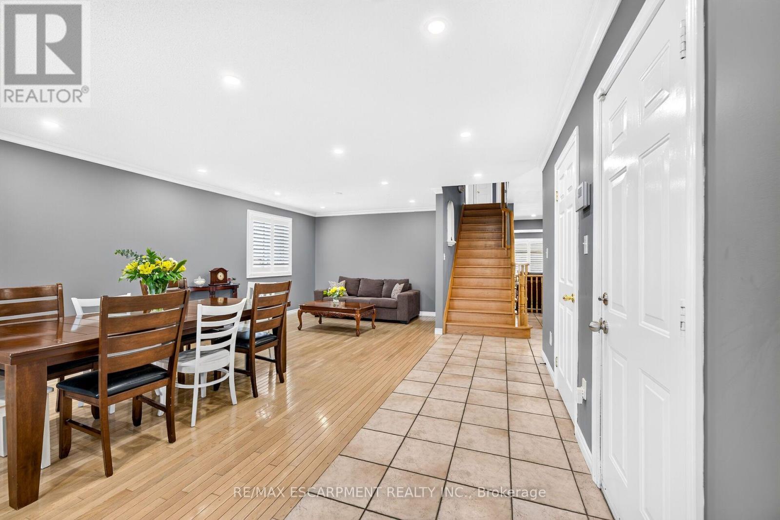 51 Cabriolet Crescent, Hamilton, ON