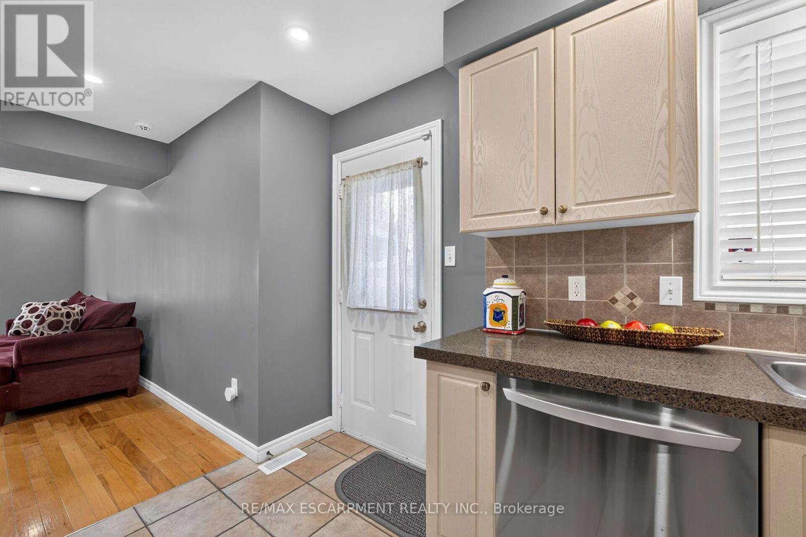 51 Cabriolet Crescent, Hamilton, ON