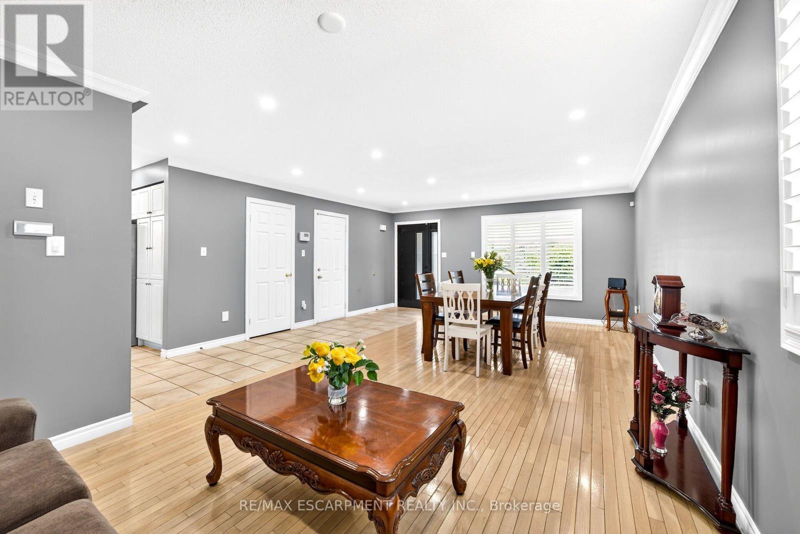 51 Cabriolet Crescent, Hamilton, ON