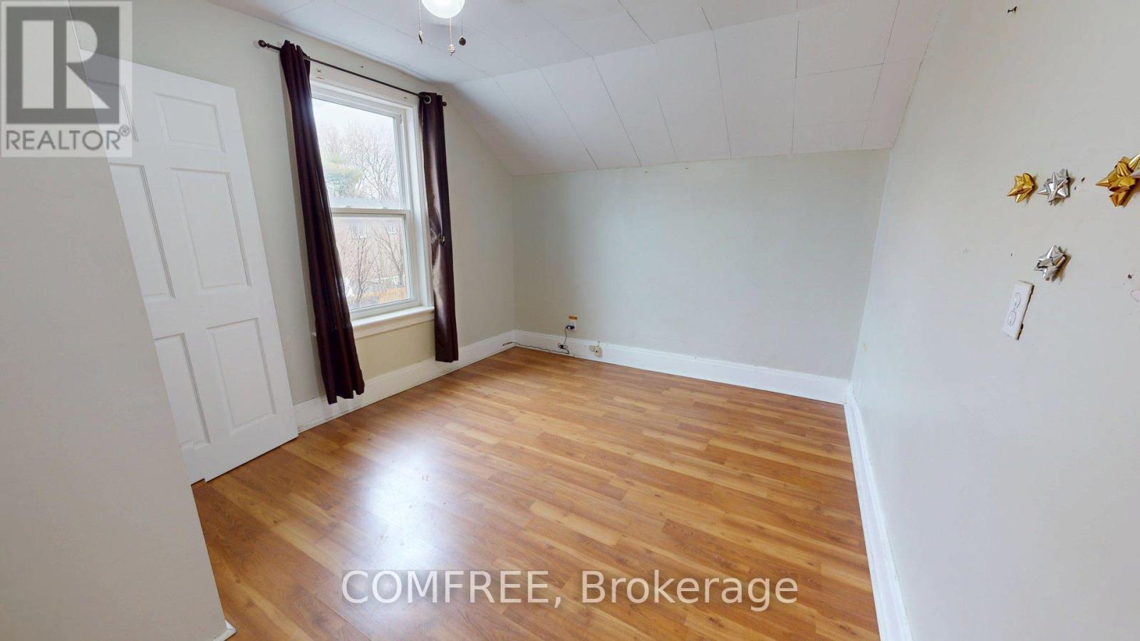 1405 King Street E, Cambridge, ON