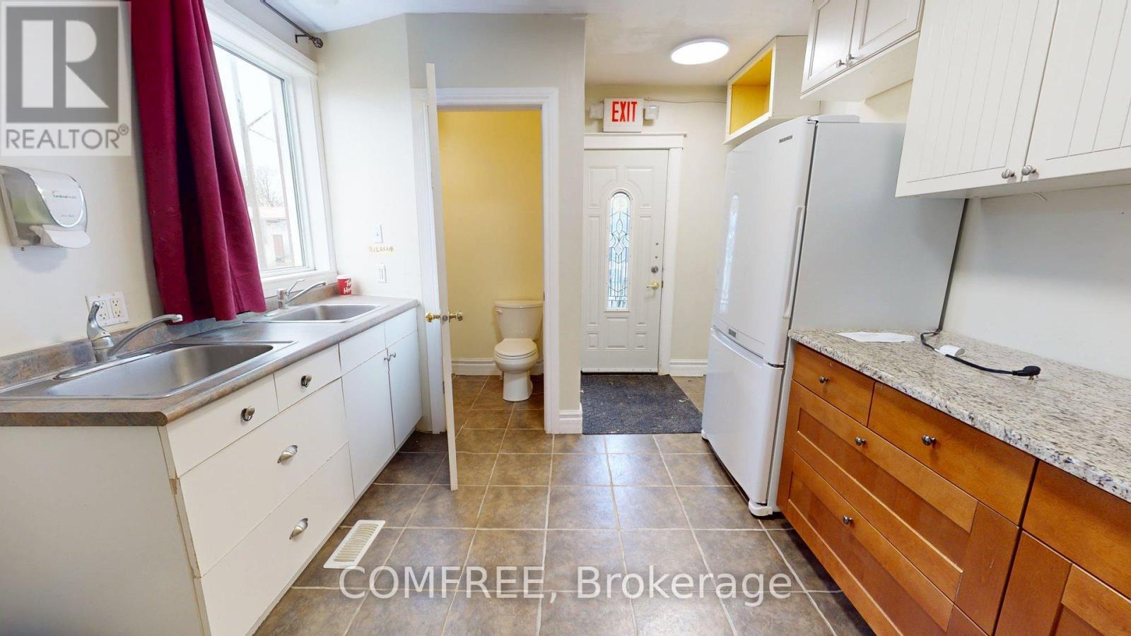 1405 King Street E, Cambridge, ON