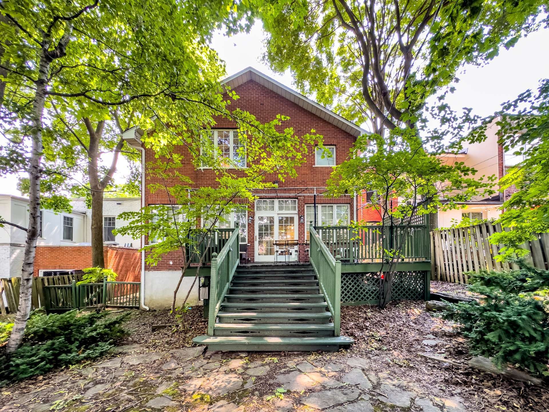 Back of Structure - 477 Av. Prince-Albert, Westmount, QC
