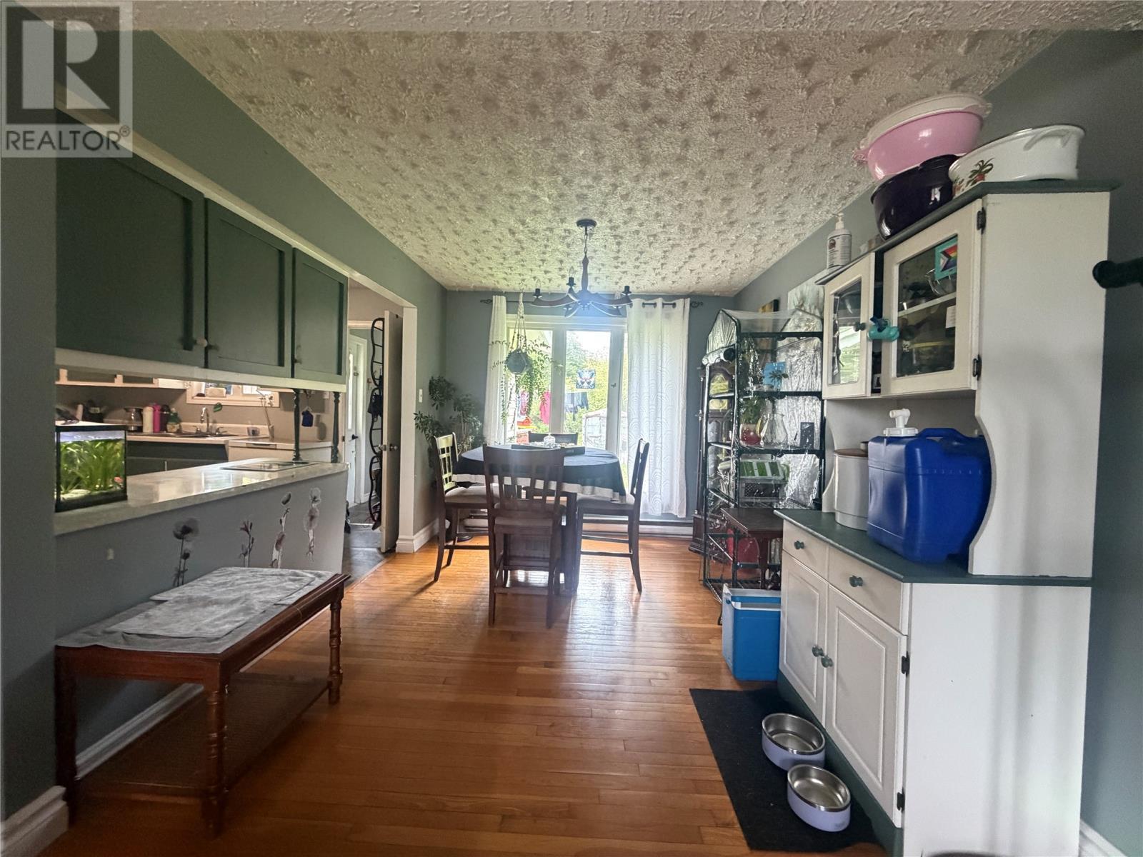 dining area. main level - 231-233 Creston Boulevard, Creston, NL - Indoor