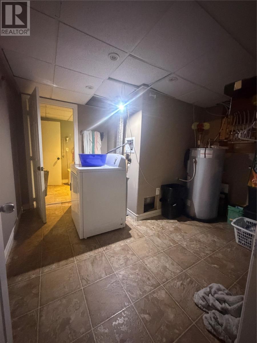 231-233 Creston Boulevard, Creston, NL - Indoor Photo Showing Other Room