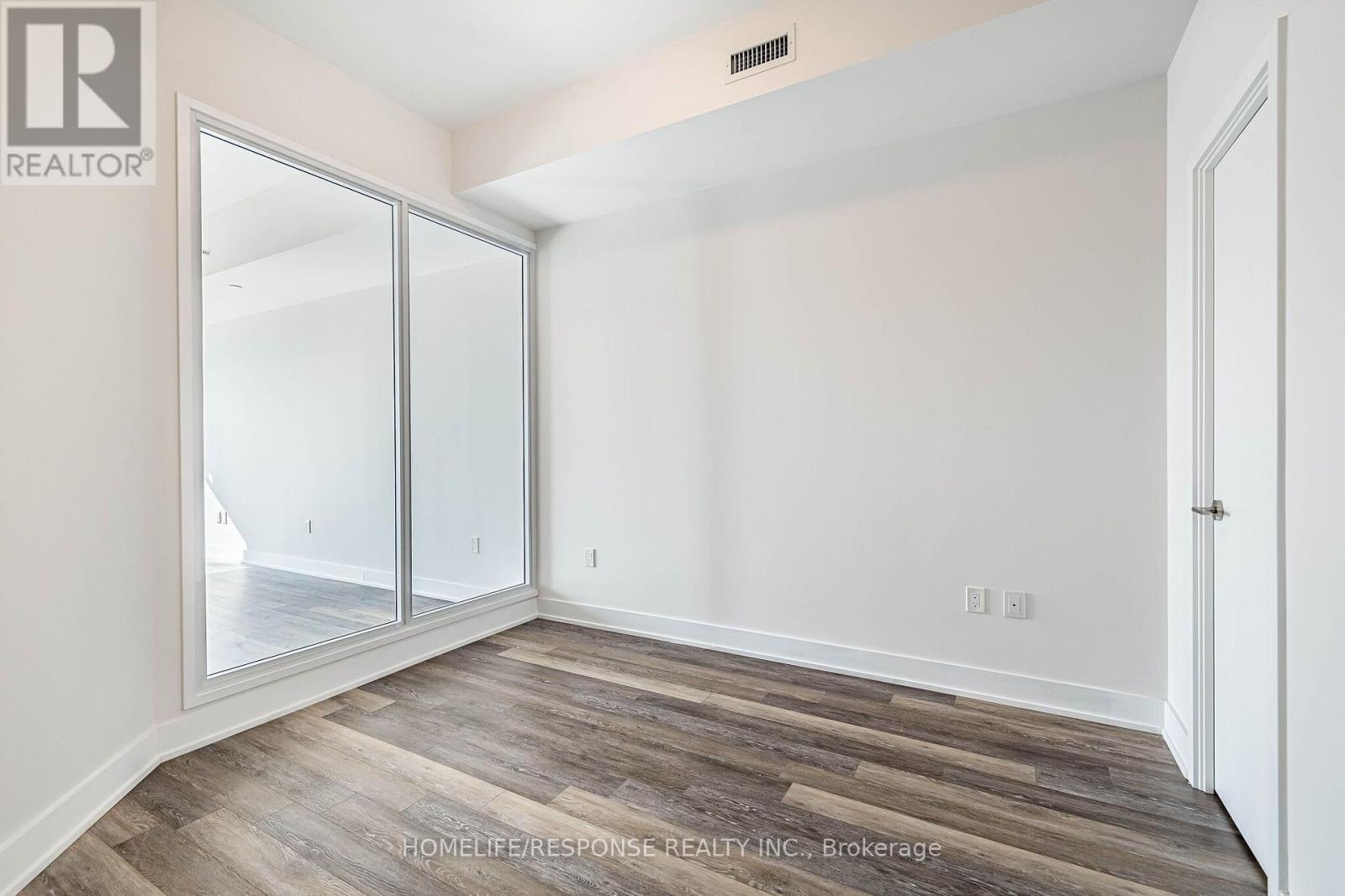 1008 - 20 Shore Breeze Drive, Toronto, ON