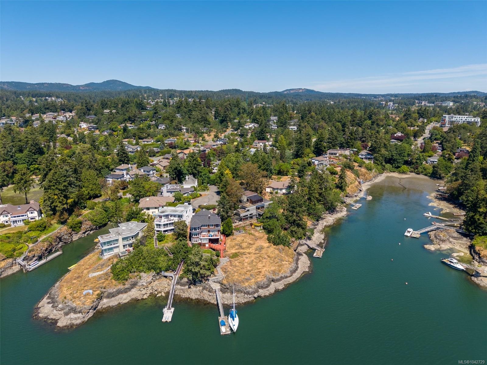 314 Bessborough Ave, View Royal, BC