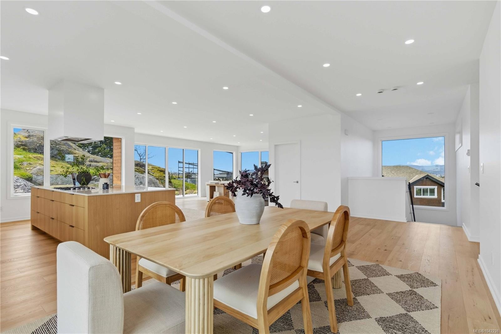 3700 Kootenay Pl, Saanich, BC