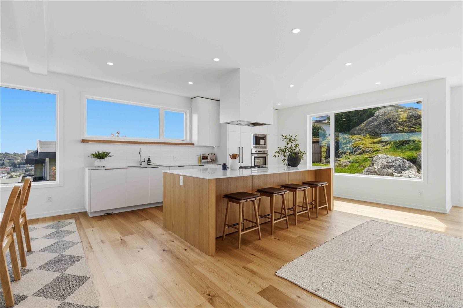 3700 Kootenay Pl, Saanich, BC