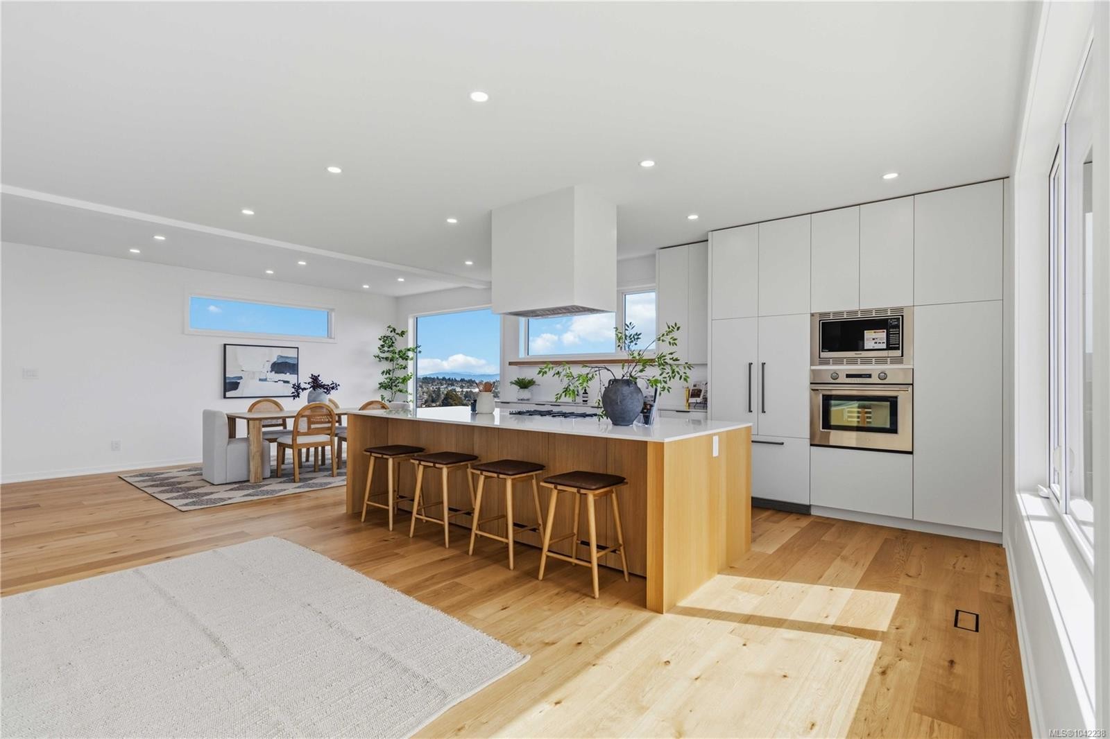 3700 Kootenay Pl, Saanich, BC