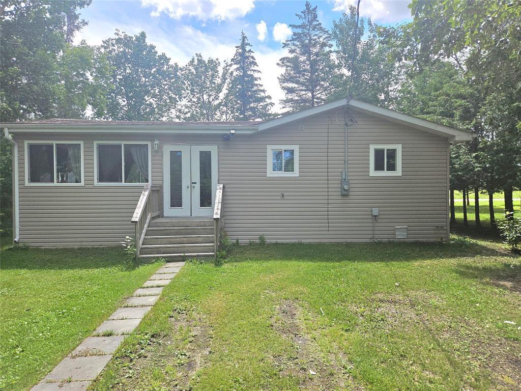 Back of House - 15 Moonlight Bay, Gimli, MB