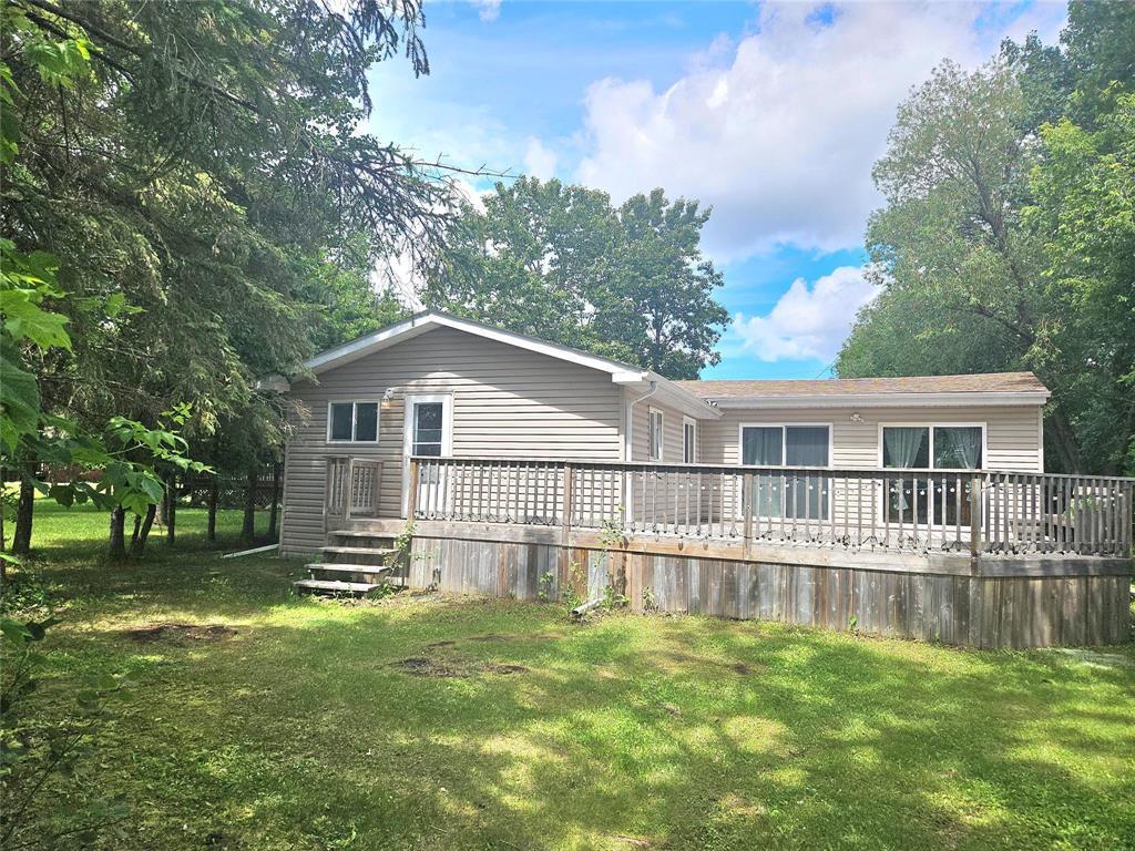 15 Moonlight Bay, Gimli, MB