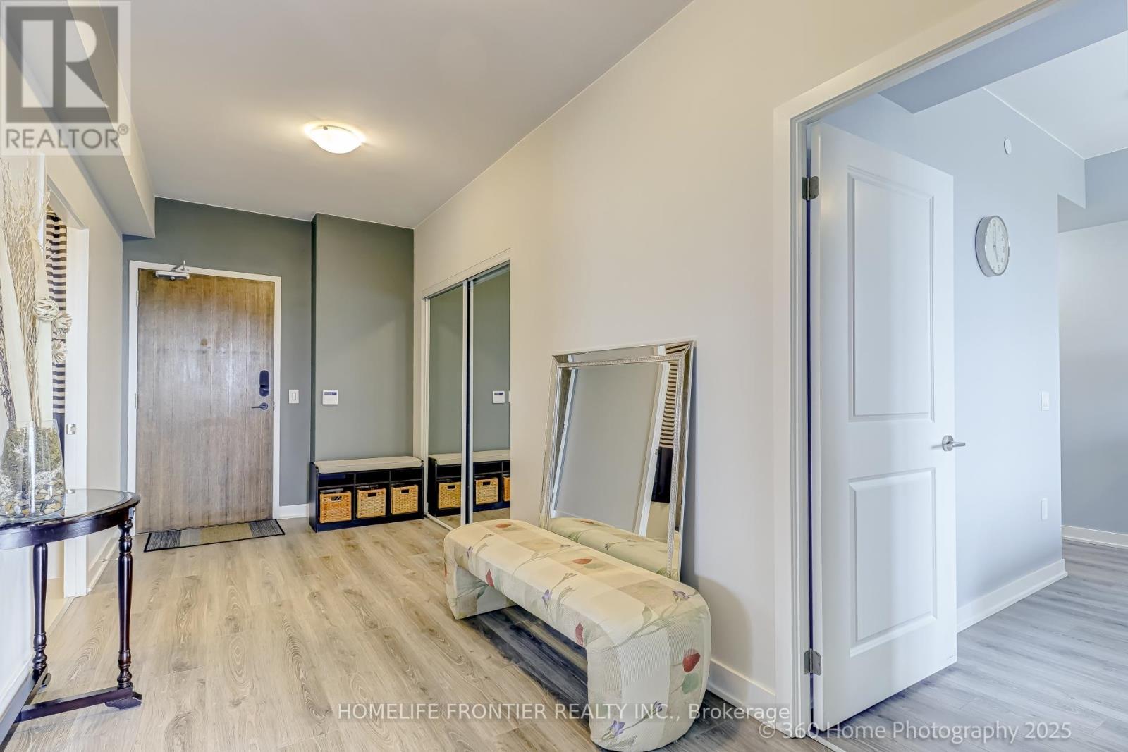904 - 100 Eagle Rock Way W, Vaughan, ON