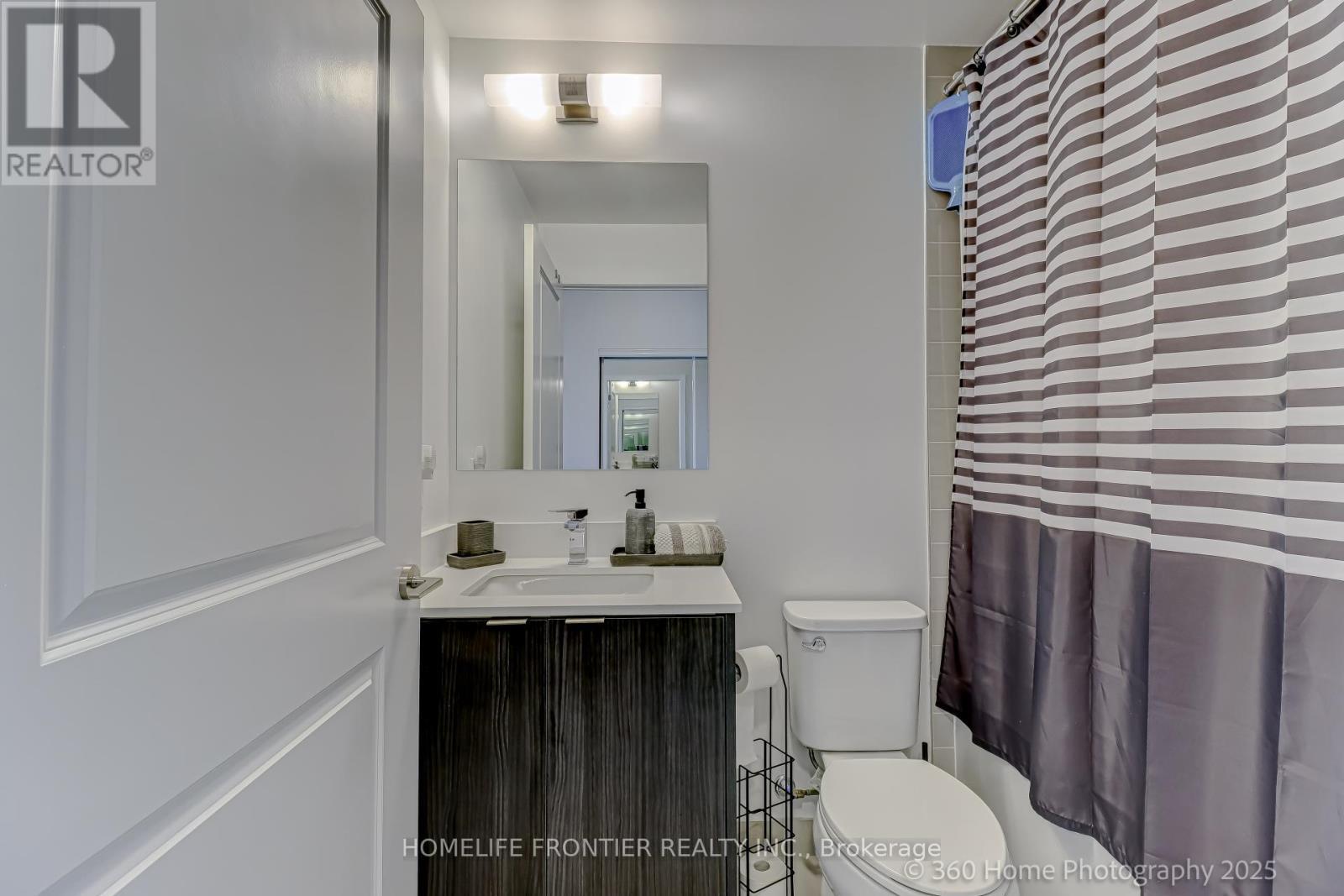 904 - 100 Eagle Rock Way W, Vaughan, ON