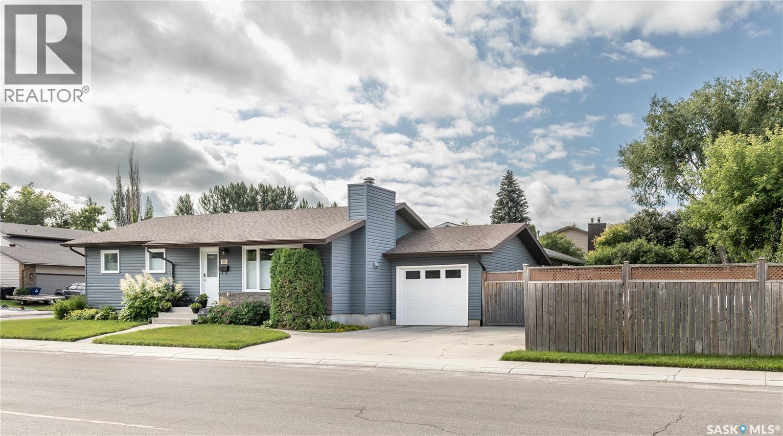 102 Wakaw Crescent, Saskatoon, SK