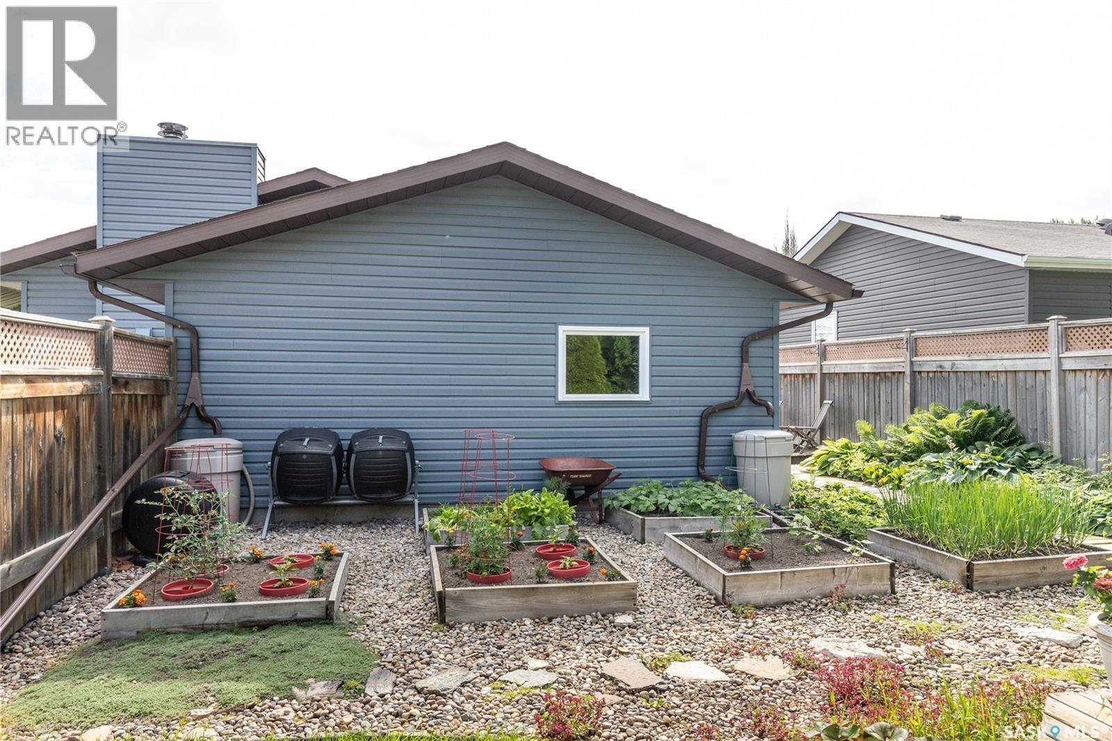 102 Wakaw Crescent, Saskatoon, SK