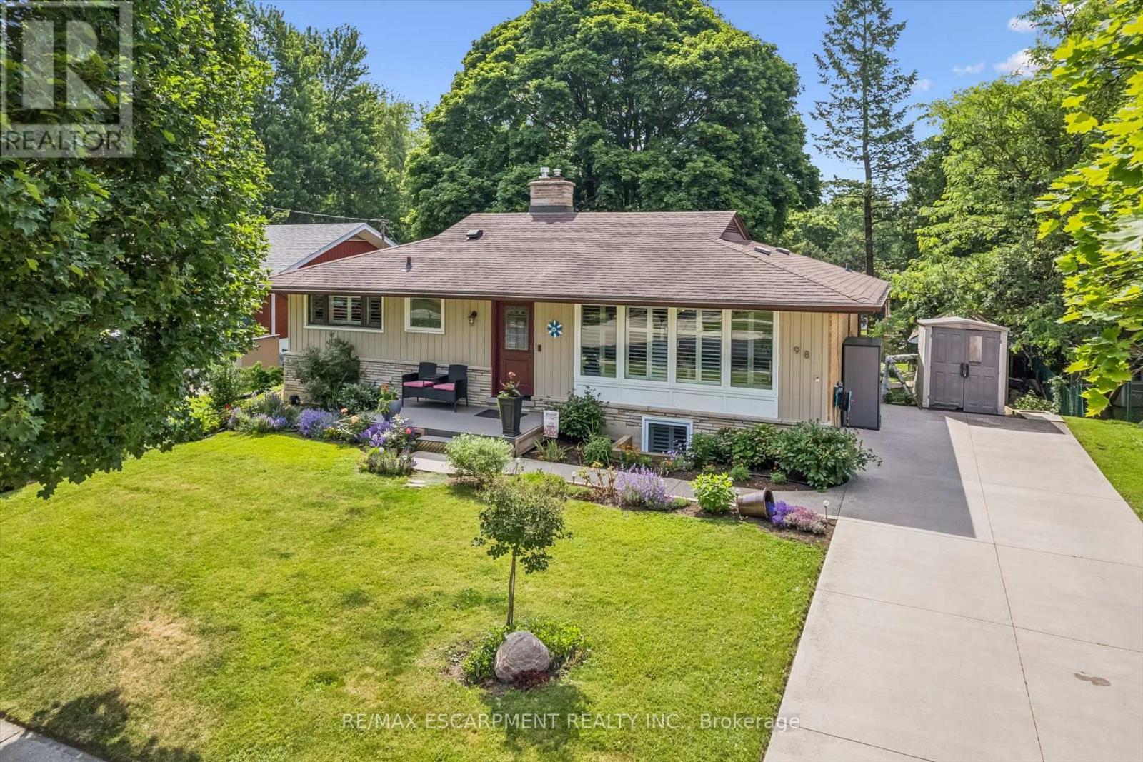 98 Stonybrook Drive, Kitchener, ON