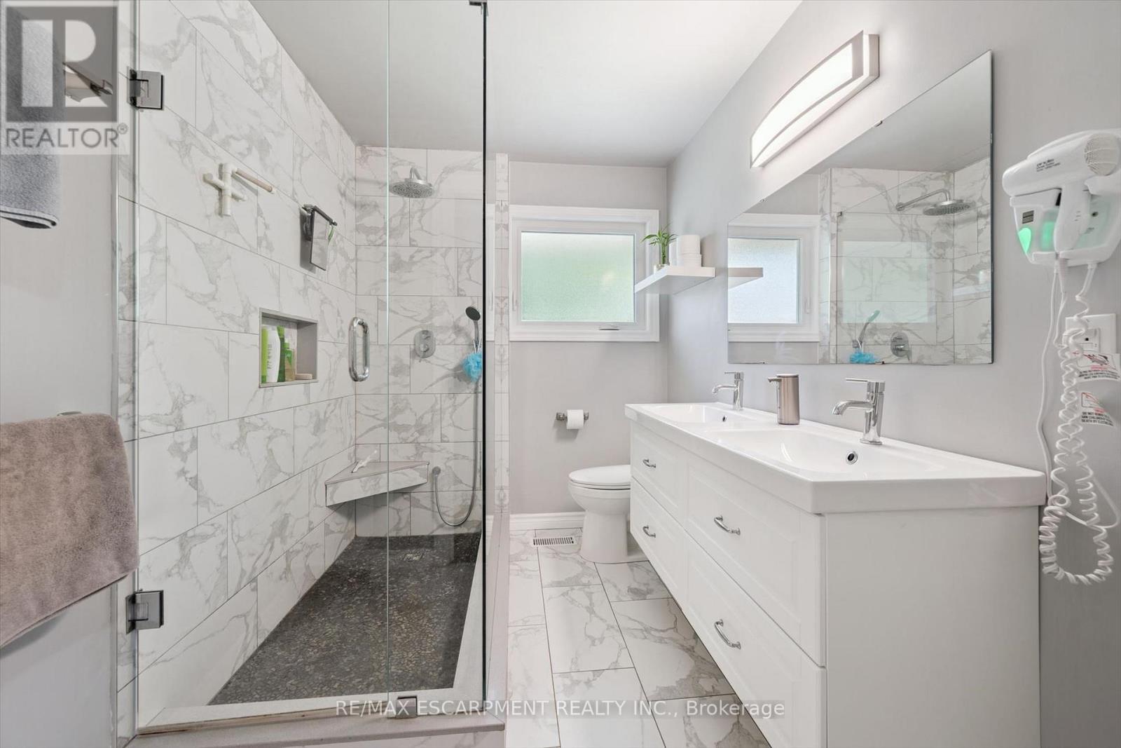 98 Stonybrook Drive, Kitchener, ON