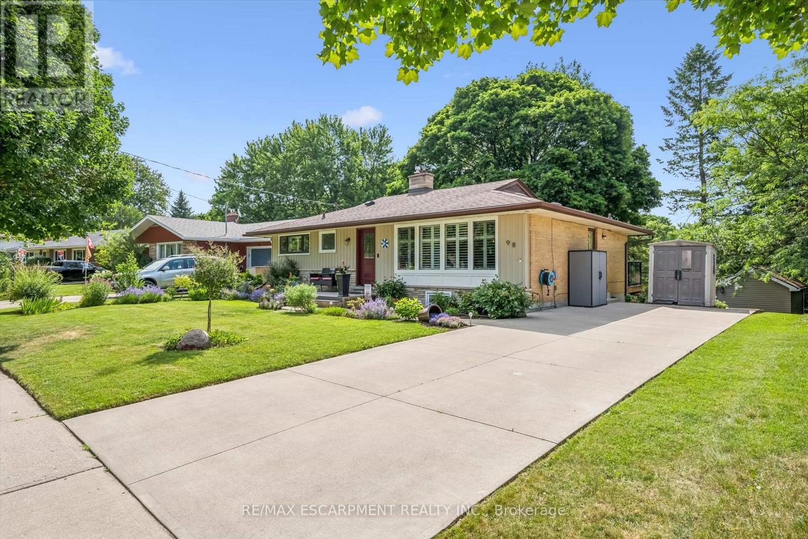 98 Stonybrook Drive, Kitchener, ON