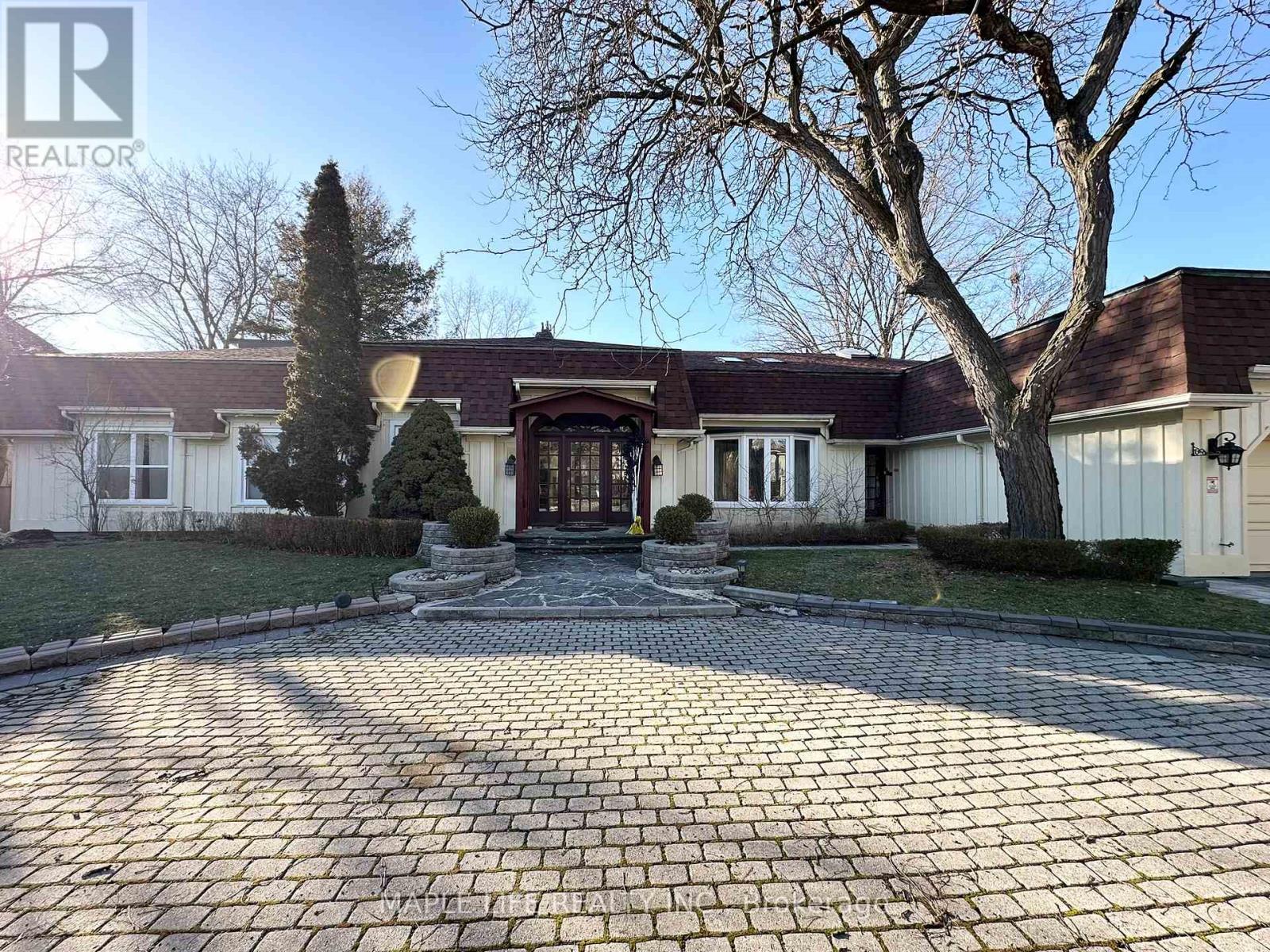 16 Brian Cliff Drive, Toronto, ON