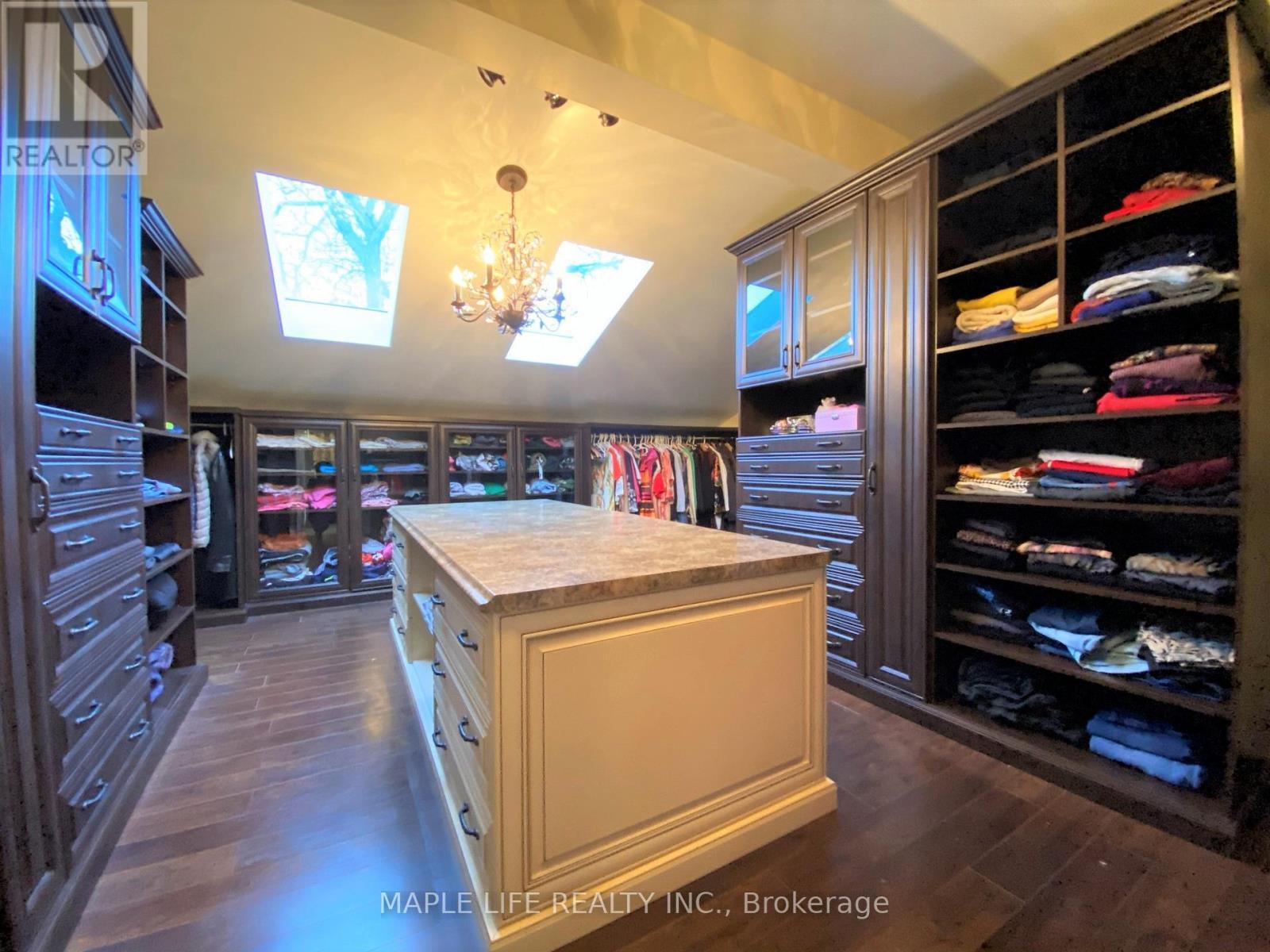 16 Brian Cliff Drive, Toronto, ON
