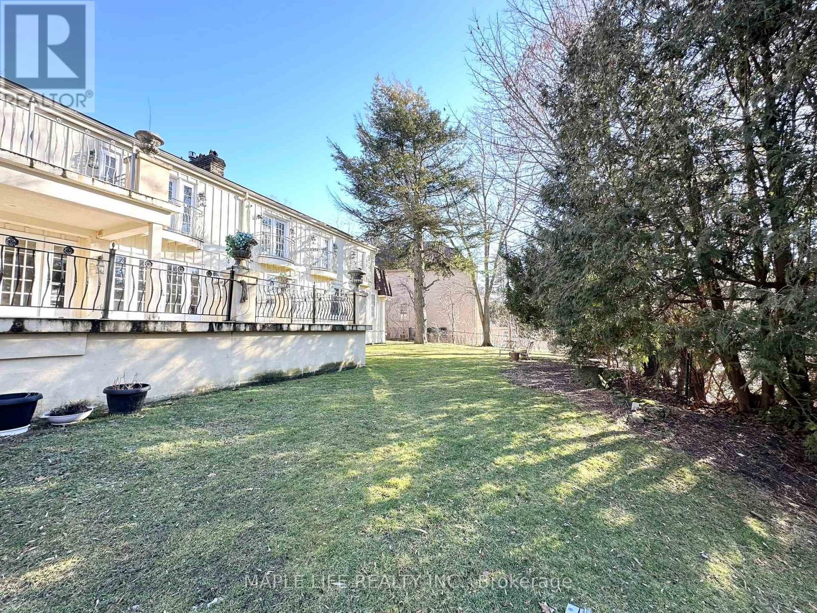 16 Brian Cliff Drive, Toronto, ON