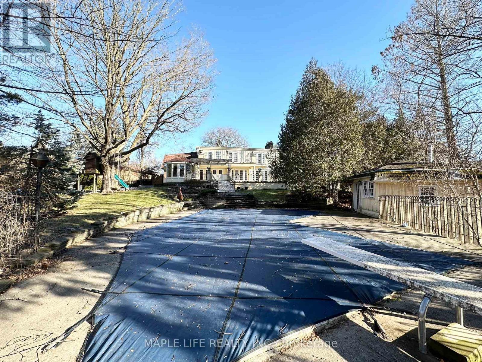 16 Brian Cliff Drive, Toronto, ON
