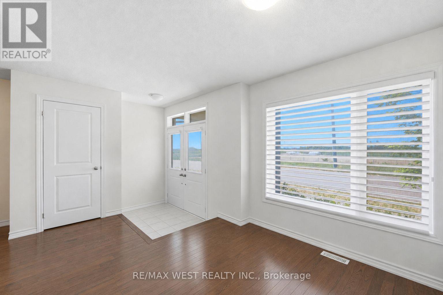 55 Holyrood Crescent, Vaughan, ON
