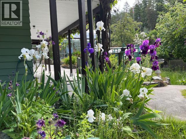 9573 Larson Road, Powell River, BC - Outdoor