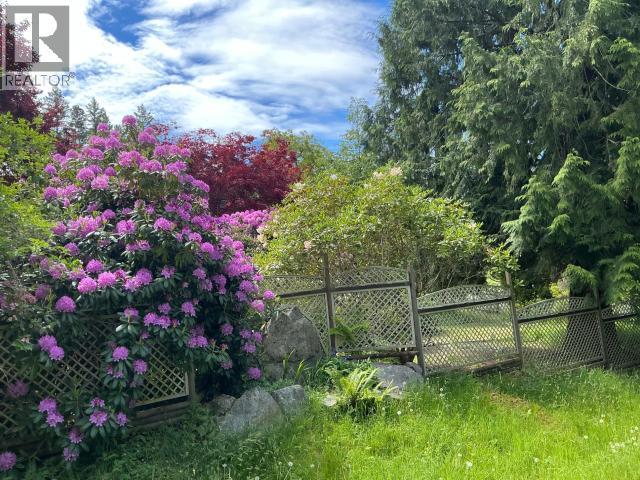 9573 Larson Road, Powell River, BC - Outdoor