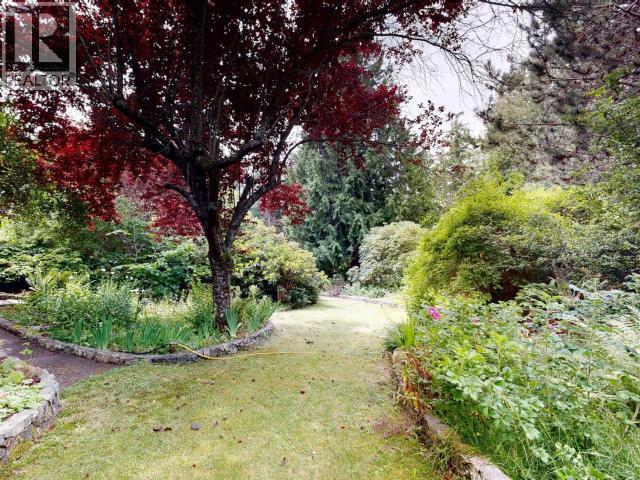 9573 Larson Road, Powell River, BC - Outdoor