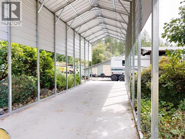 9573 Larson Road, Powell River, BC - Outdoor