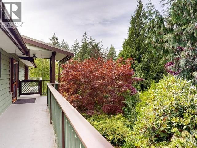 9573 Larson Road, Powell River, BC - Outdoor