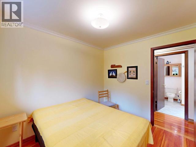 9573 Larson Road, Powell River, BC - Indoor Photo Showing Bedroom